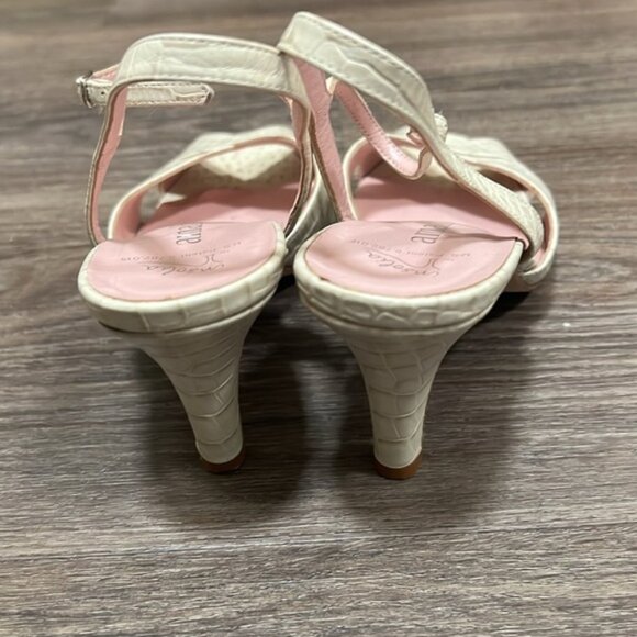 Amalfi creme colored heels / 8 - Picture 4 of 5